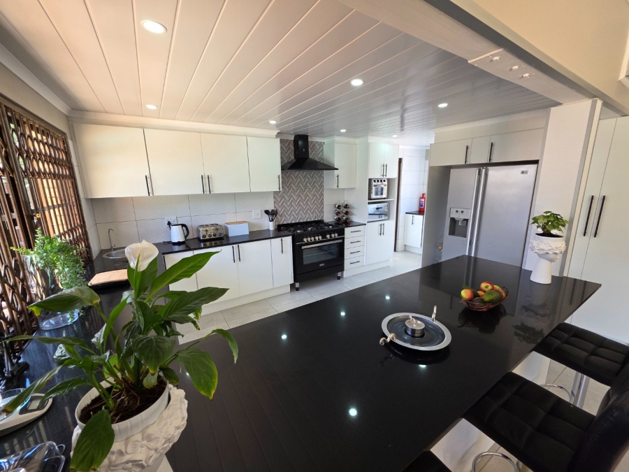 6 Bedroom Property for Sale in Dan Pienaar Free State